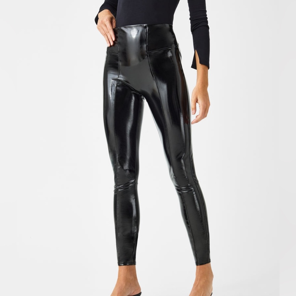 SPANXshape™ Faux Leather
Patent Leggings